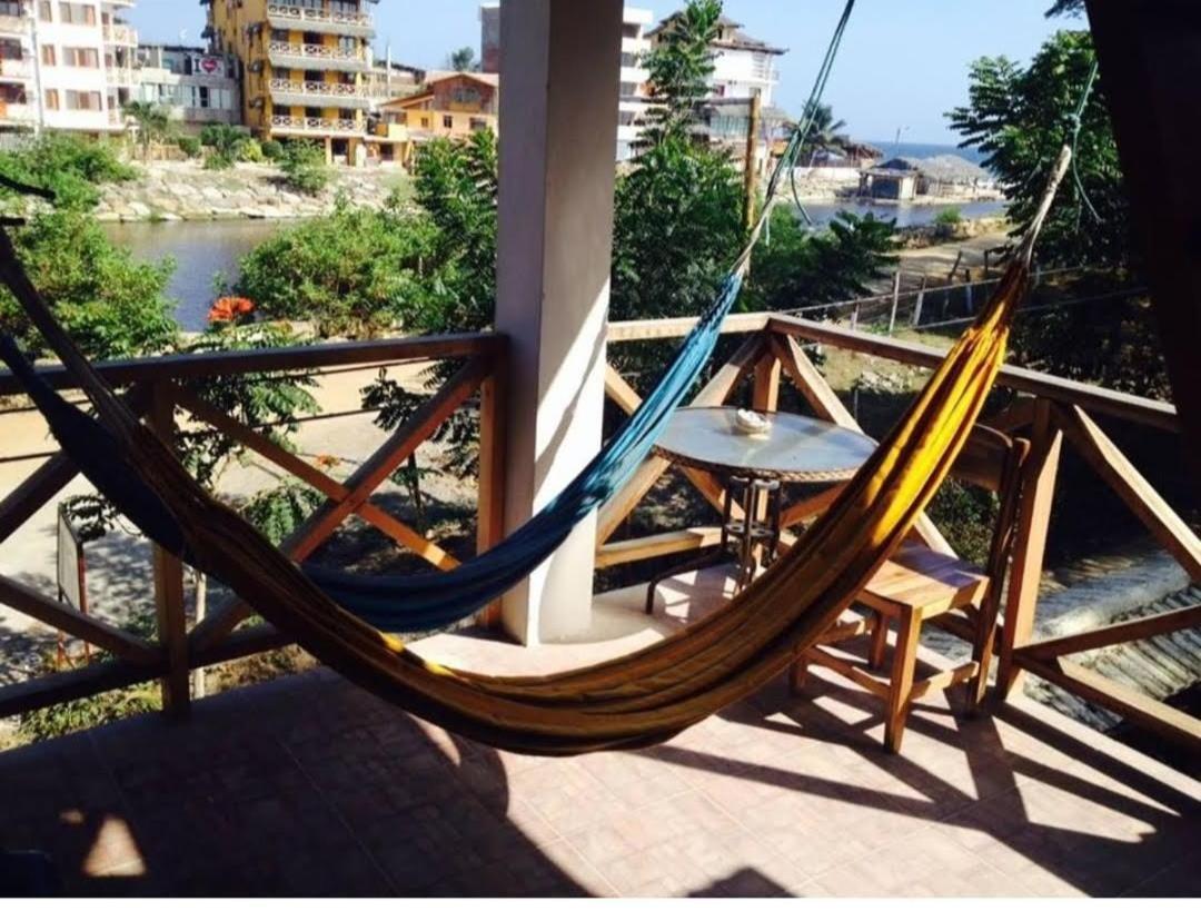 Hostal Moai 몬따니따 외부 사진