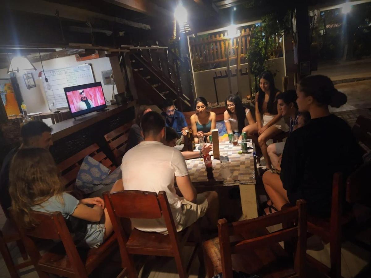 Hostal Moai 몬따니따 외부 사진