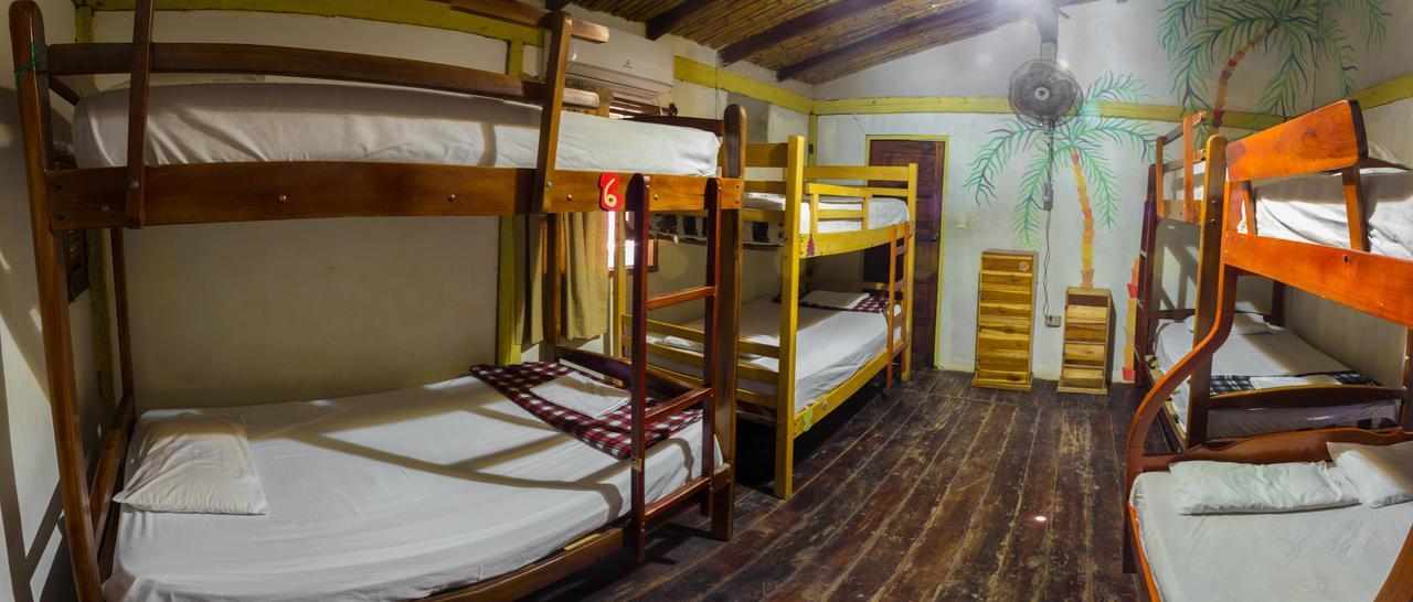 Hostal Moai 몬따니따 외부 사진